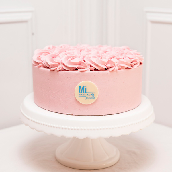 Tarta decorada con rosas manga pastelera
