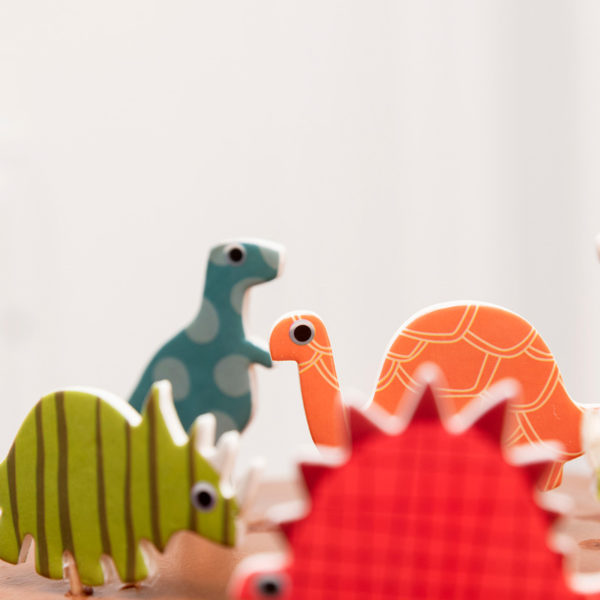 Tarta infantil de cumpleaños con dinosaurios